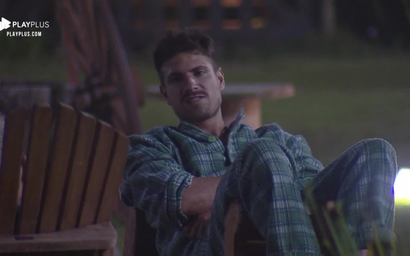 Guilherme Leão relembra relação conturbada com ex-namorada