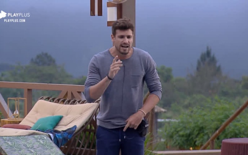 Guilherme reclama que Lucas consome adoçante além da conta