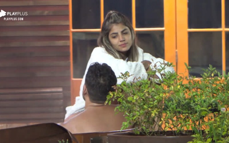 Hari comenta saudade da família: ‘Lembro do cheiro da minha mãe’