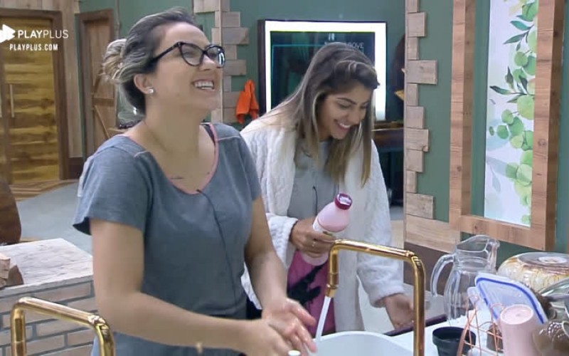 Hari diz que Lucas está apaixonado: 