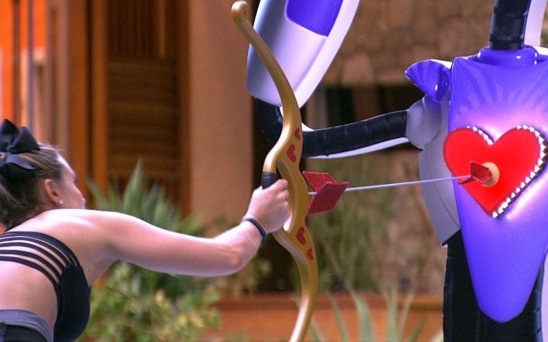 Jéssica se descuida e deixa a Prova do Anjo Cupido BBB