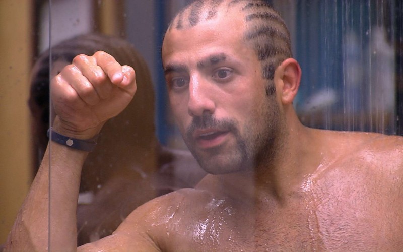 Kaysar fala para Gleici: 