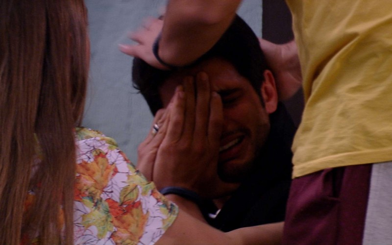 Lucas chora muito e fala sobre Nayara: 