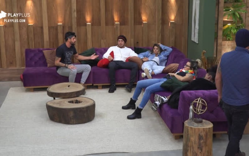 Lucas e Diego trocam farpas durante conversa sobre Roça