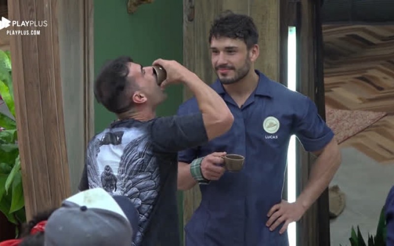 Lucas e Jorge comem ovo cru após Prova do Fazendeiro