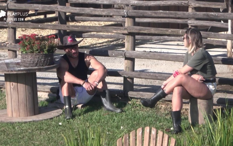 Lucas revela para Tati que vai respeitar os limites de Hari