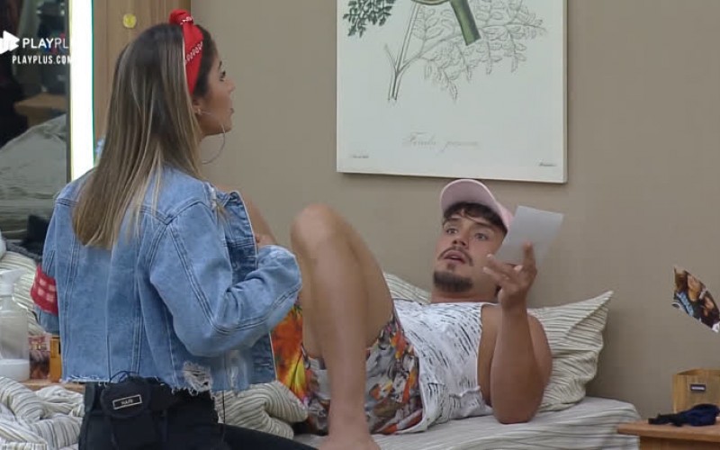 Lucas se altera com Thayse e Hari: 