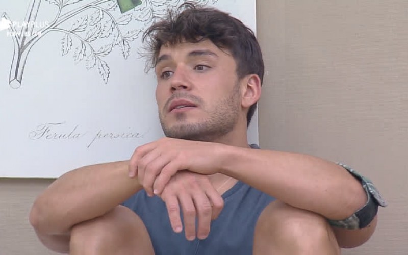 Lucas Viana desabafa com Sabrina sobre Hari: 