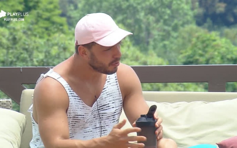 Lucas Viana desabafa sobre relacionamento com Hari Almeida