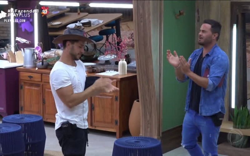 Lucas volta da prova como vencedor e recebe o chapéu de Fazendeiro