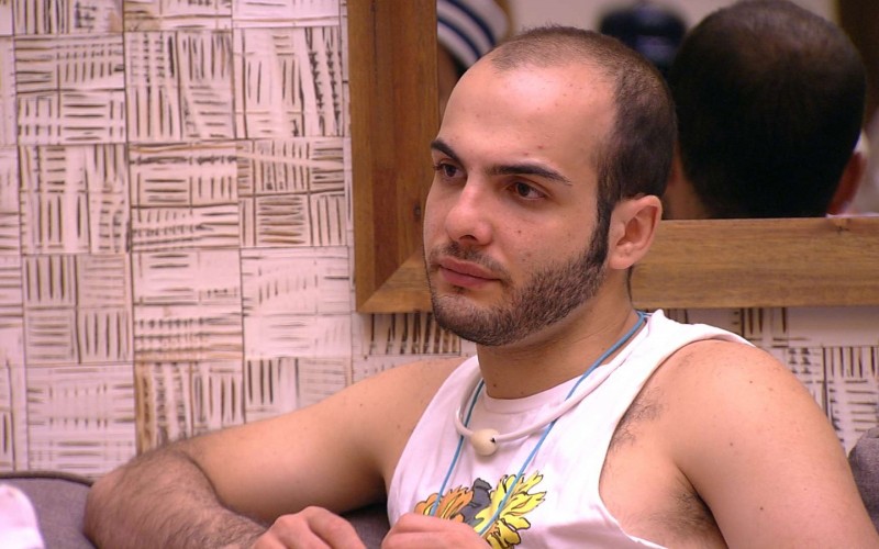 Mahmoud critica sister: 