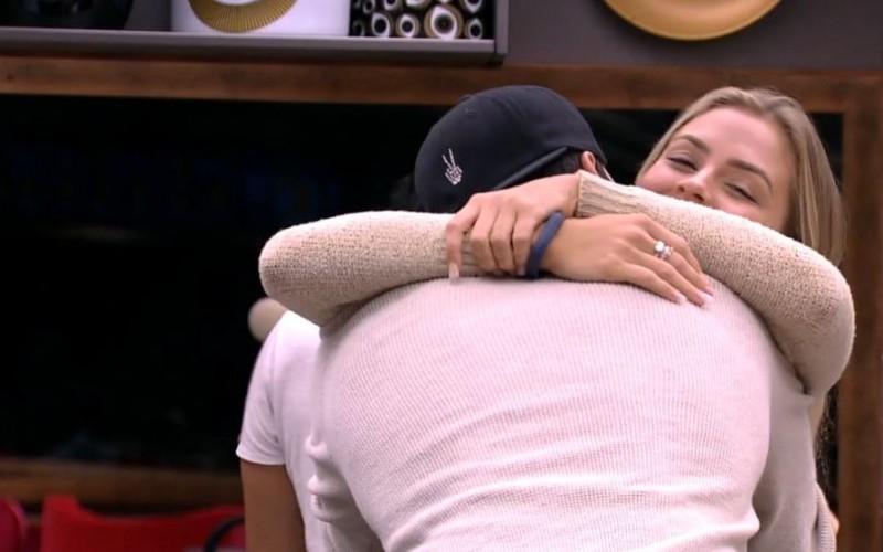 Maycon revela pedido a Isabella: 