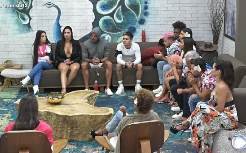 Mion anuncia nova prova do fazendeiro e eliminação dentro do mesmo programa