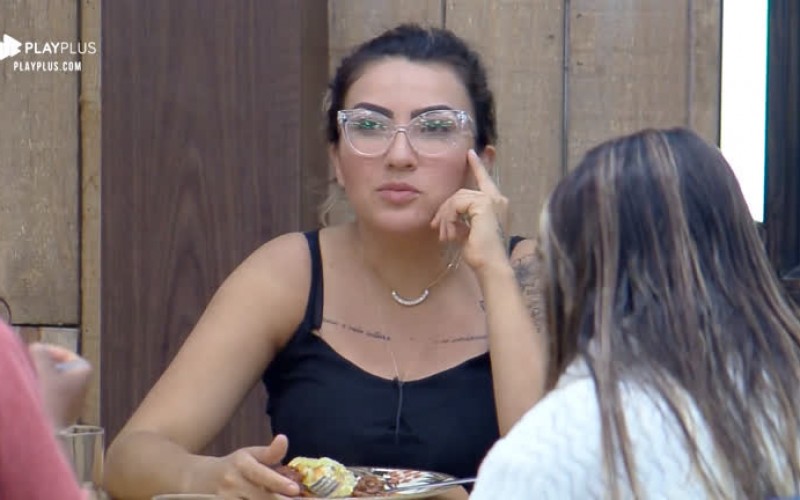 Na Roça, Thayse e Hari fazem último almoço juntas no reality