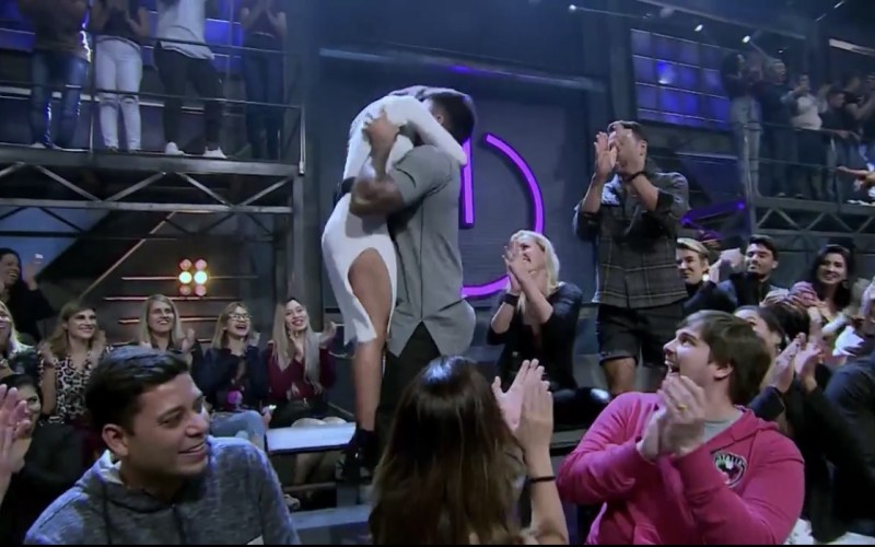 André Coelho e Clara Maia ganham um carro 0 km