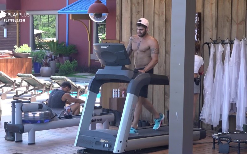 Netto diz que tem toc para fazer exercícios na academia