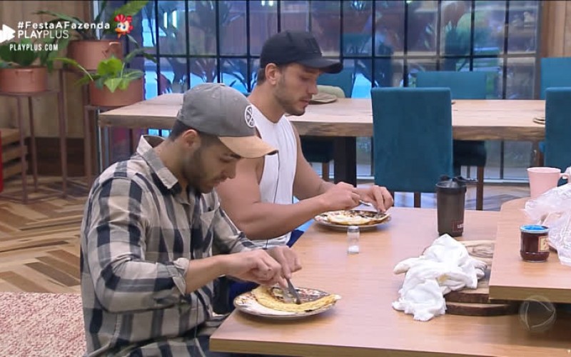 Netto e Lucas discutem sobre o próprio afastamento