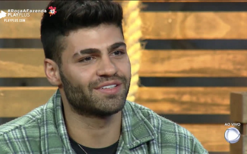 Netto e Lucas trocam farpas em formação de Roça