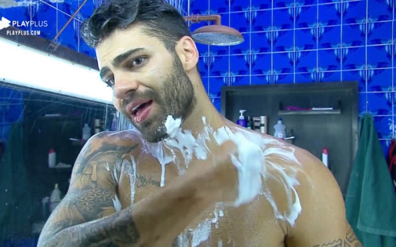 Netto fala de venda de música sertaneja e sonho de ser DJ