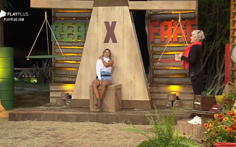 Para Andréa, Hari é fake: 