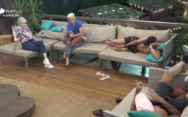 Peões conversam sobre as provas do programa