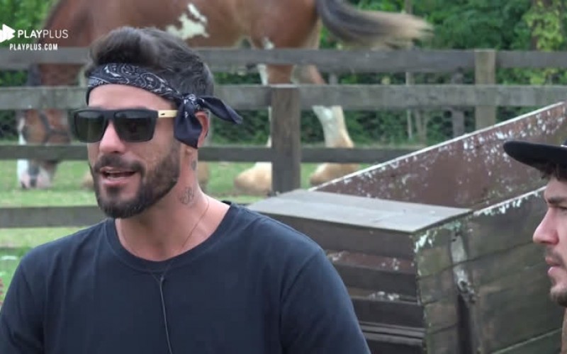 Peões falam que convívio com os animais mudou a vida deles