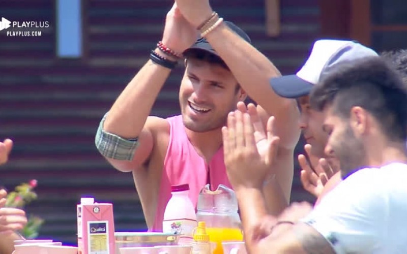 Peões fazem homenagem para mãe de Lucas Viana: 