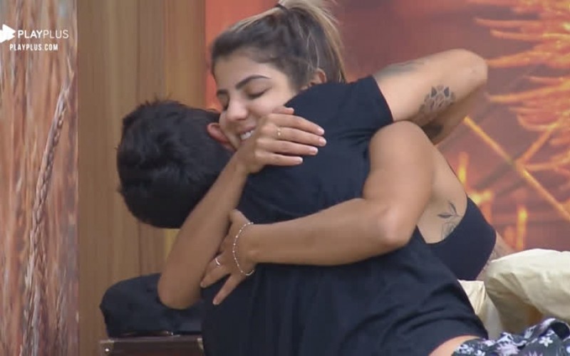 Peões fazem surpresa de aniversário para Diego Grossi