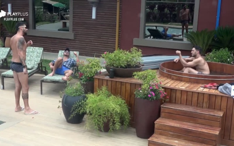 Peões recordam ensino fundamental e falam sobre ciências