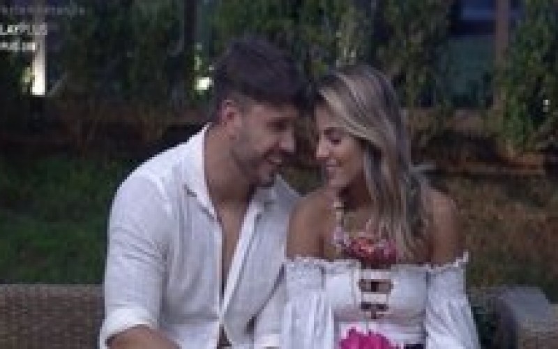 Relembre como começou o romance entre Hari e Lucas