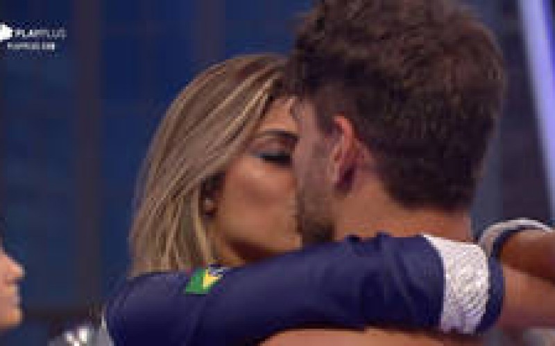 Relembre os momentos românticos entre Hari e Lucas