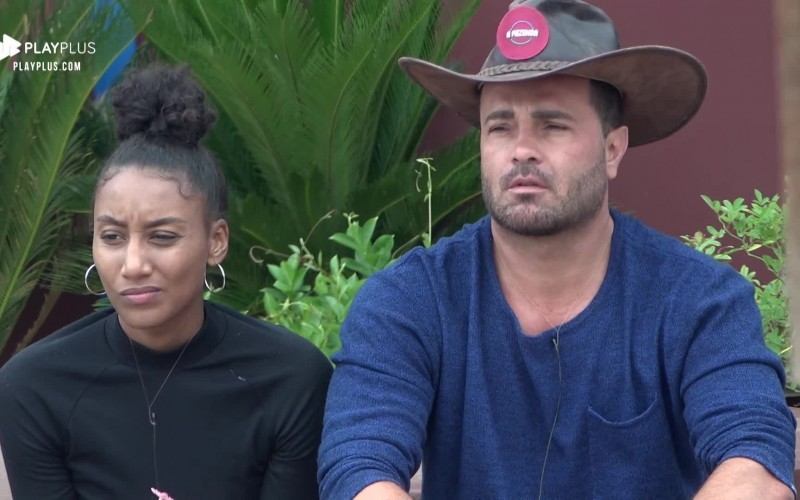 Rodrigo diz que Thayse atrapalhou namoro de Lucas com Hari