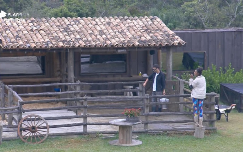 Sabrina quase não reconhece sucesso de Michael Jackson