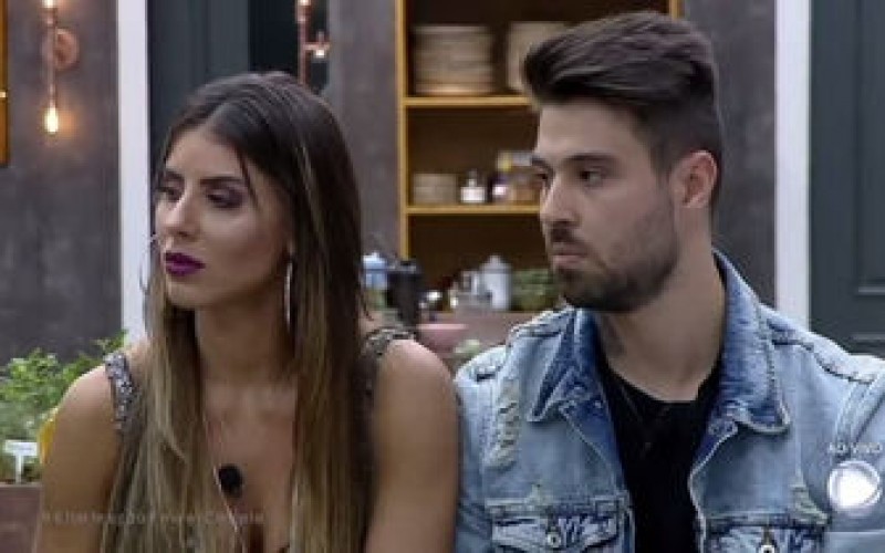 Thais e Douglas são salvos da DR após votação dos competidores