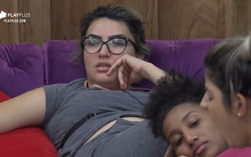 Thayse critica postura de Vinny: 