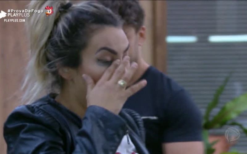 Veja como foram as reações à volta de Thayse da Roça