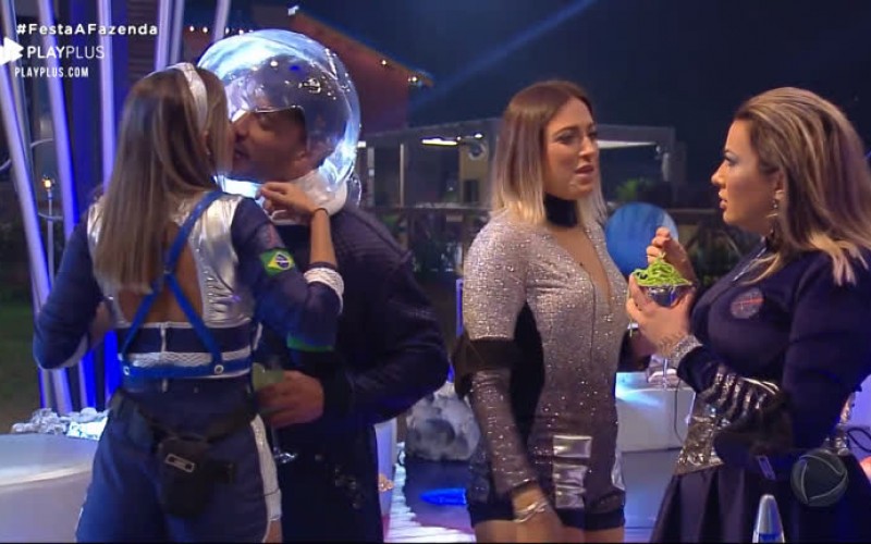 Veja tudo o que rolou na festa interplanetária da A Fazenda