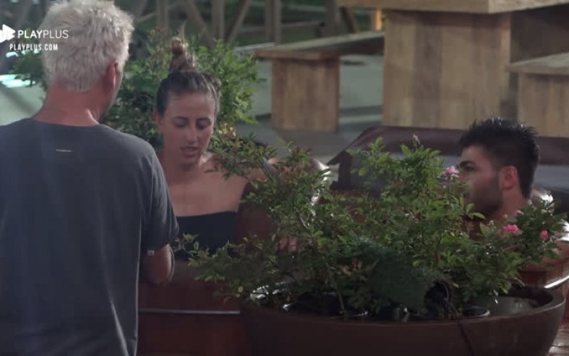 Viny, Bifão e Netto comentam postura de Thayse Teixeira no jogo