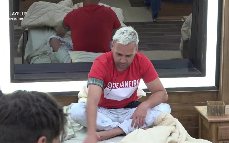 Viny e Lucas discutem por causa de atividade