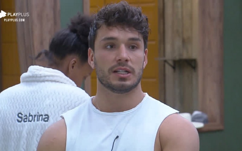 Viny explica a Lucas por que ele foi chamado por Thayse em prova