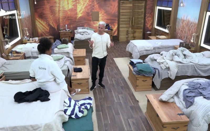 Viny Vieira aconselha Sabrina Paiva a tomar cuidado com Thayse