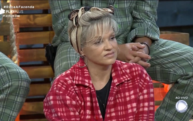 ‘Você é falso’, diz Andréa durante briga ao vivo com Phavanello