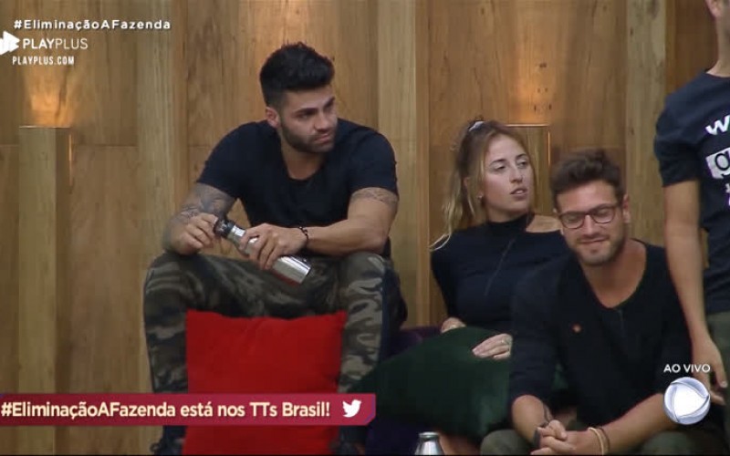 Volta de Sabrina Paiva deixa Netto visivelmente abalado