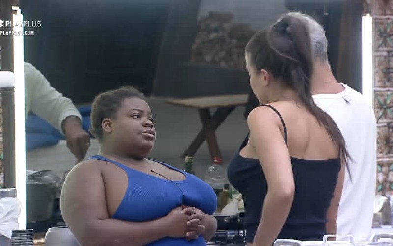 Jojo dá bronca em Victória - A Fazenda 12