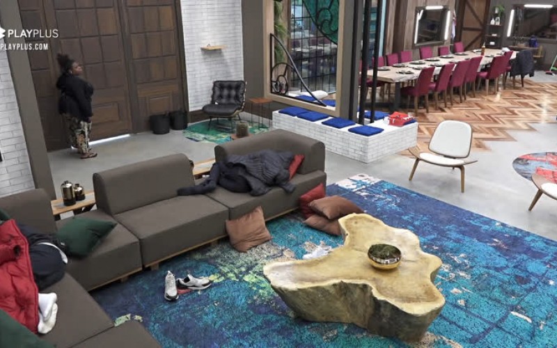 Jojo Todynho faz desabafo antes do banho