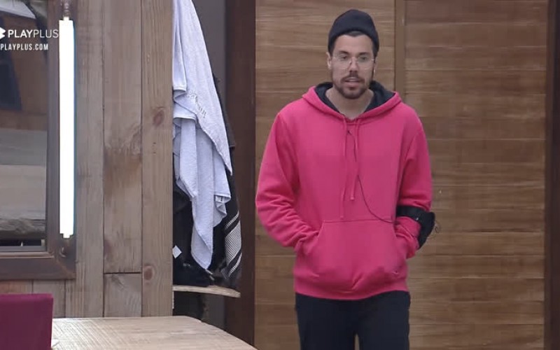 Lipe Ribeiro passeia pela sede - A Fazenda 12