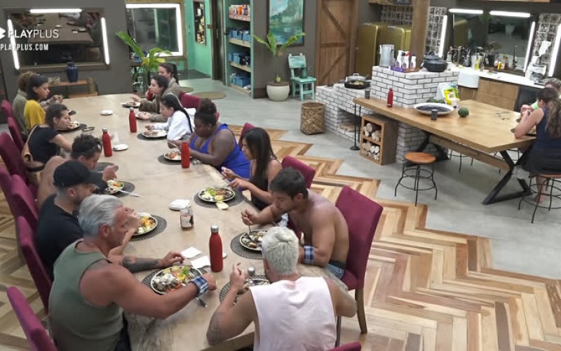 Peões almoçam na sede - A Fazenda 12