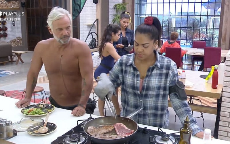 Peões almoçam na sede - A Fazenda 12