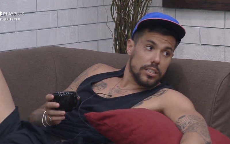 Peões falam sobre suas idades - A Fazenda 12