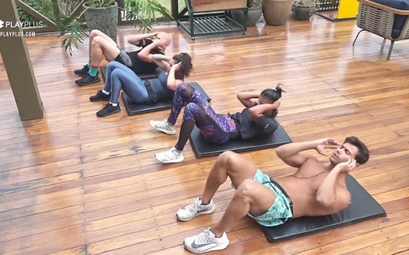 Peões fazem treino coletivo - A Fazenda 12